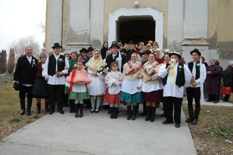 Hagyom&aacute;nyőrző farsangi lakodalmas 18