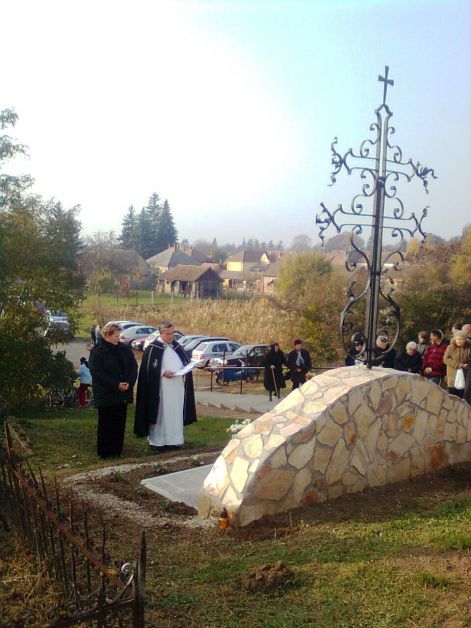 Csaliti kereszt megszentel&eacute;se