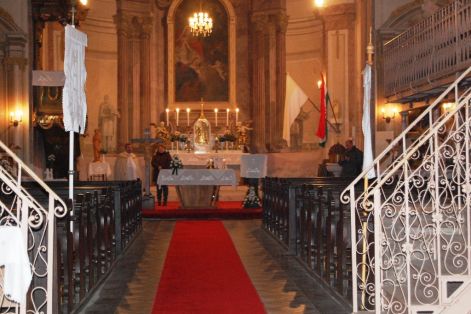 Kiskom&aacute;romi templom